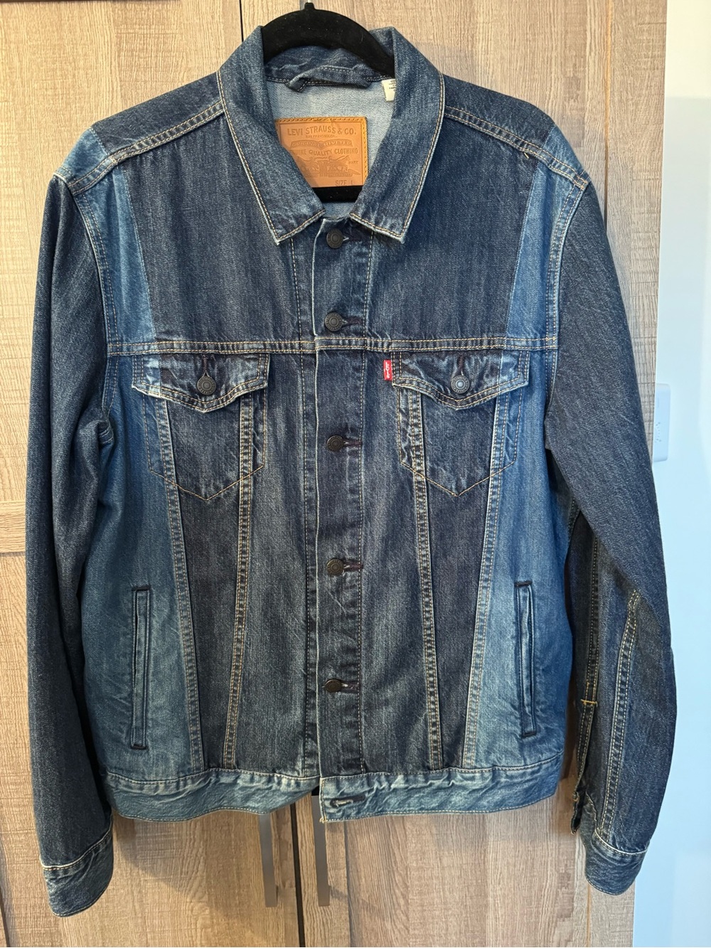 Levi's Men's Two-Tone Blue Denim Jacket - Patchwork Indigo